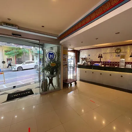 Mantas Hotel 4*