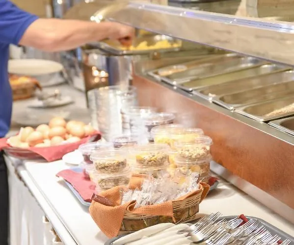 Отель Mantas 4*